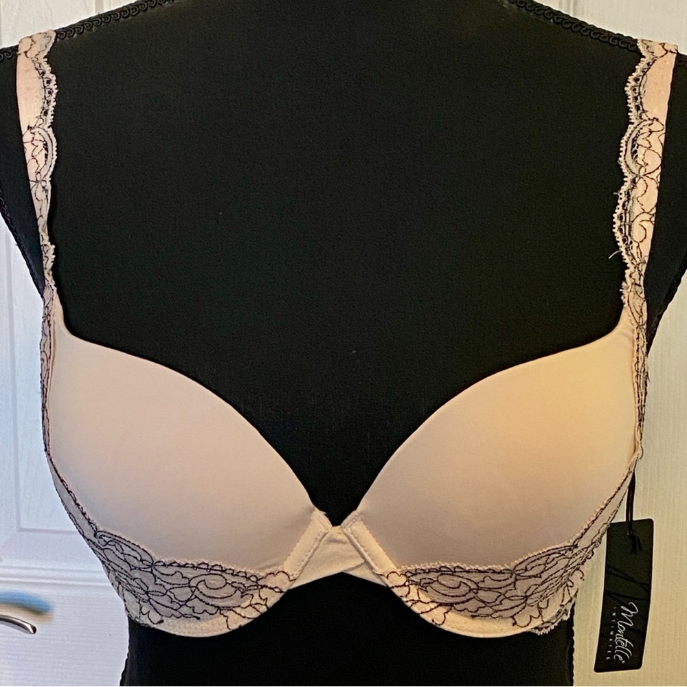 Elegant Lace Trimmed Bra in Cream